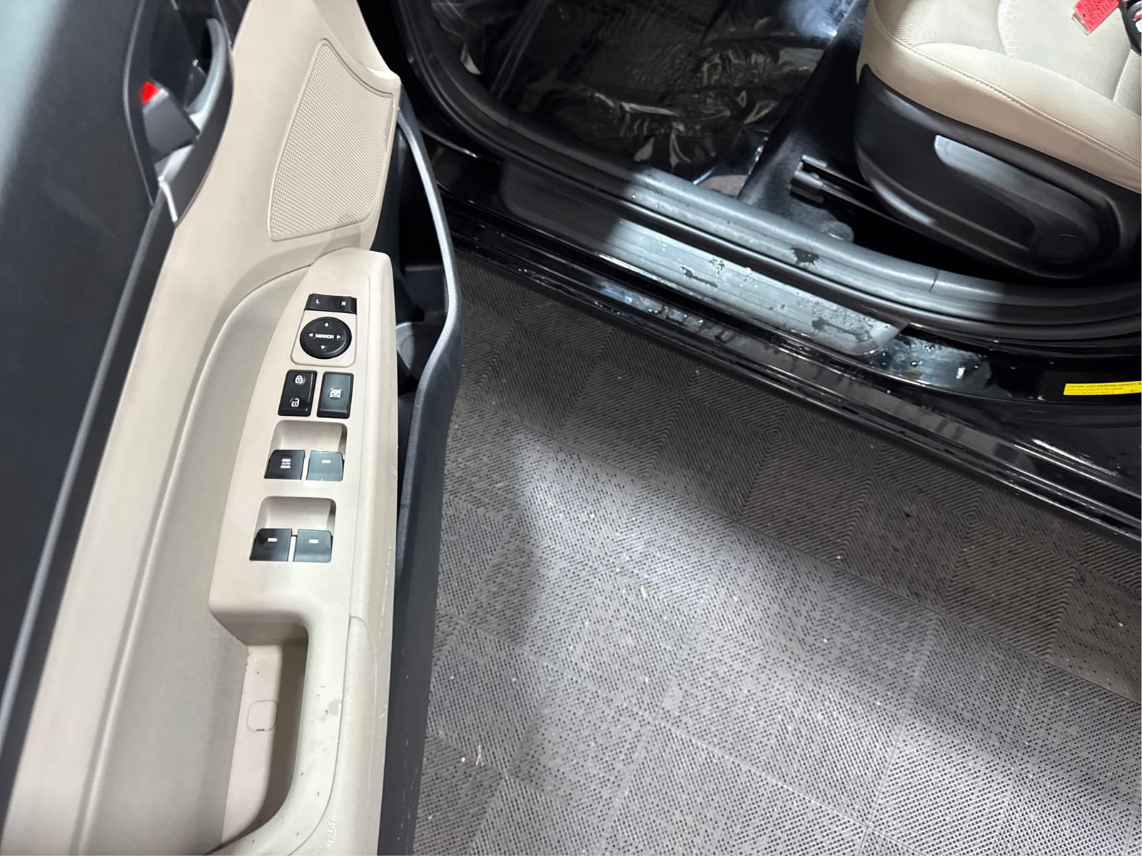 Used 2018 Hyundai Elantra SEL FWD image 27