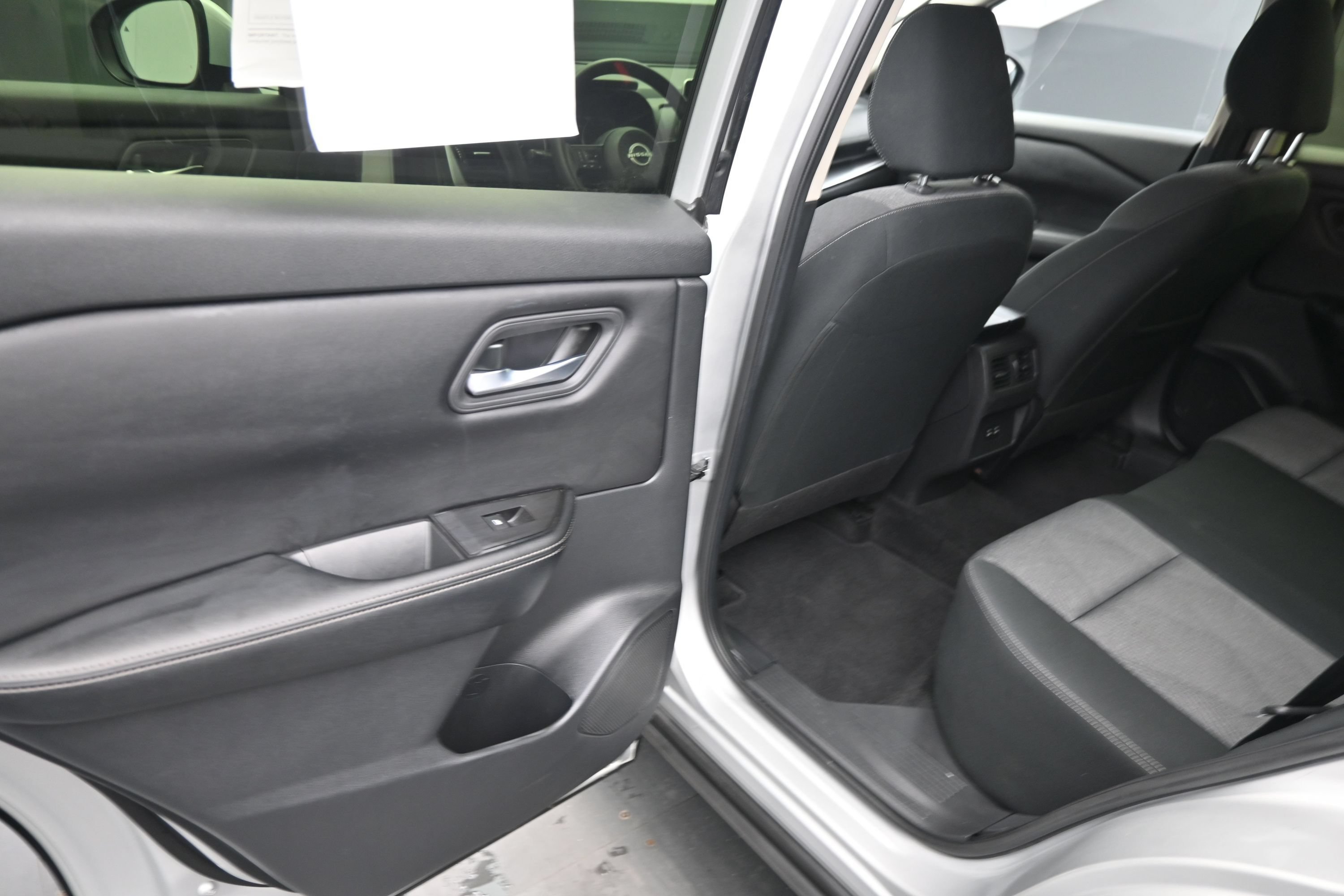 Certified 2024 Nissan Rogue SV AWD/4WD image 17