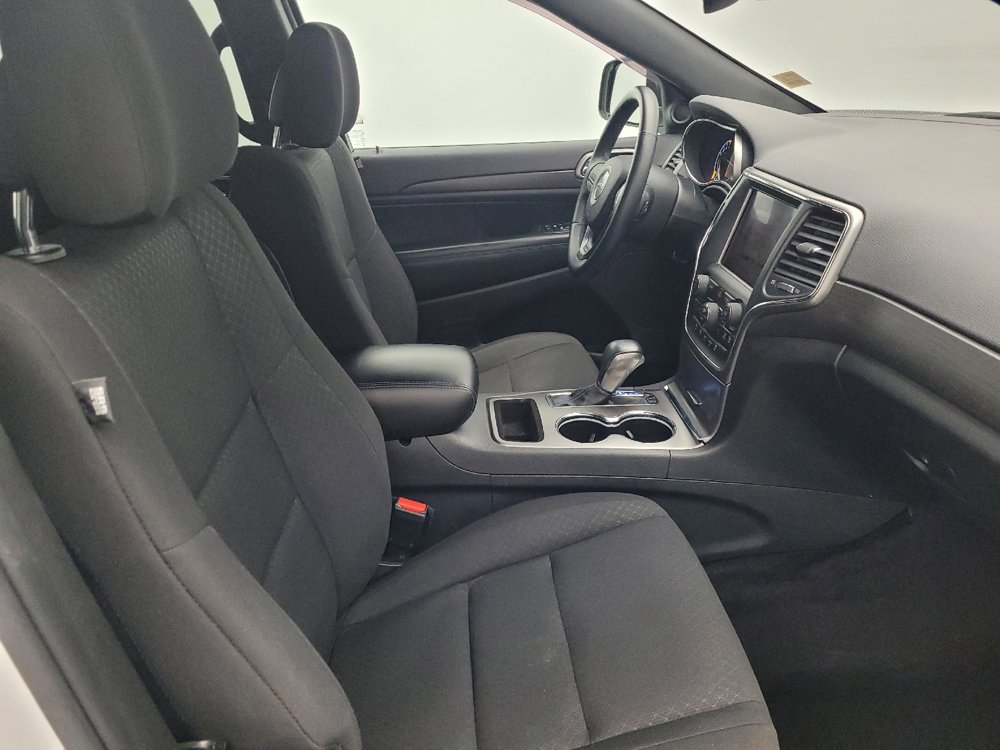 Used 2018 Jeep Grand Cherokee Laredo image 21