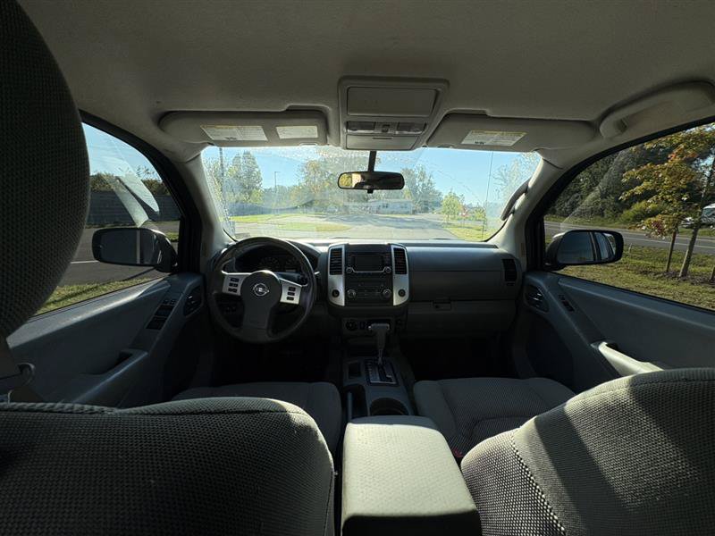 Used 2018 Nissan Frontier SV AWD/4WD image 14