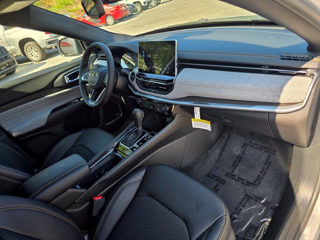 New 2026 Jeep Compass Latitude AWD/4WD image 28