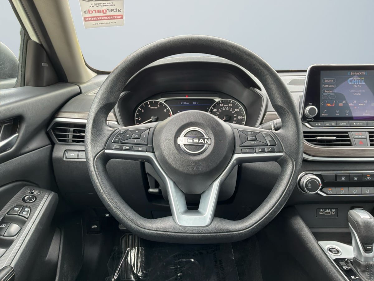 Used 2025 Nissan Altima 2.5 SV FWD image 11