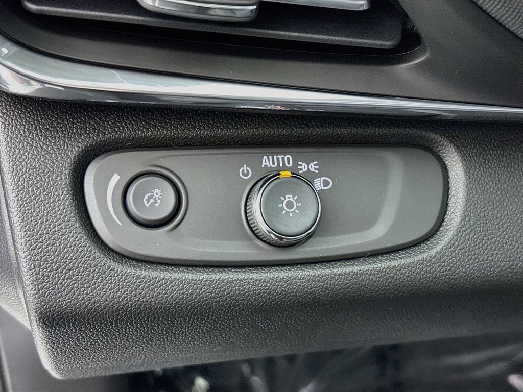 New 2026 Buick Envista Sport Touring w/ Convenience I Package FWD image 10