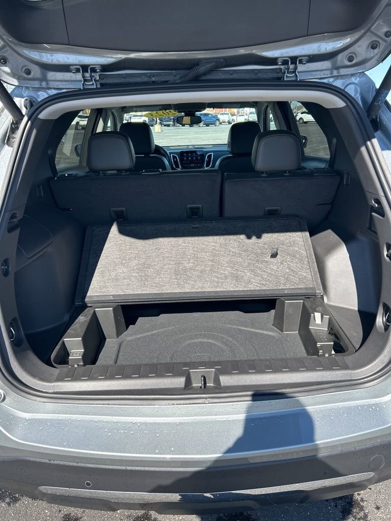 Used 2023 Chevrolet Equinox Premier image 12