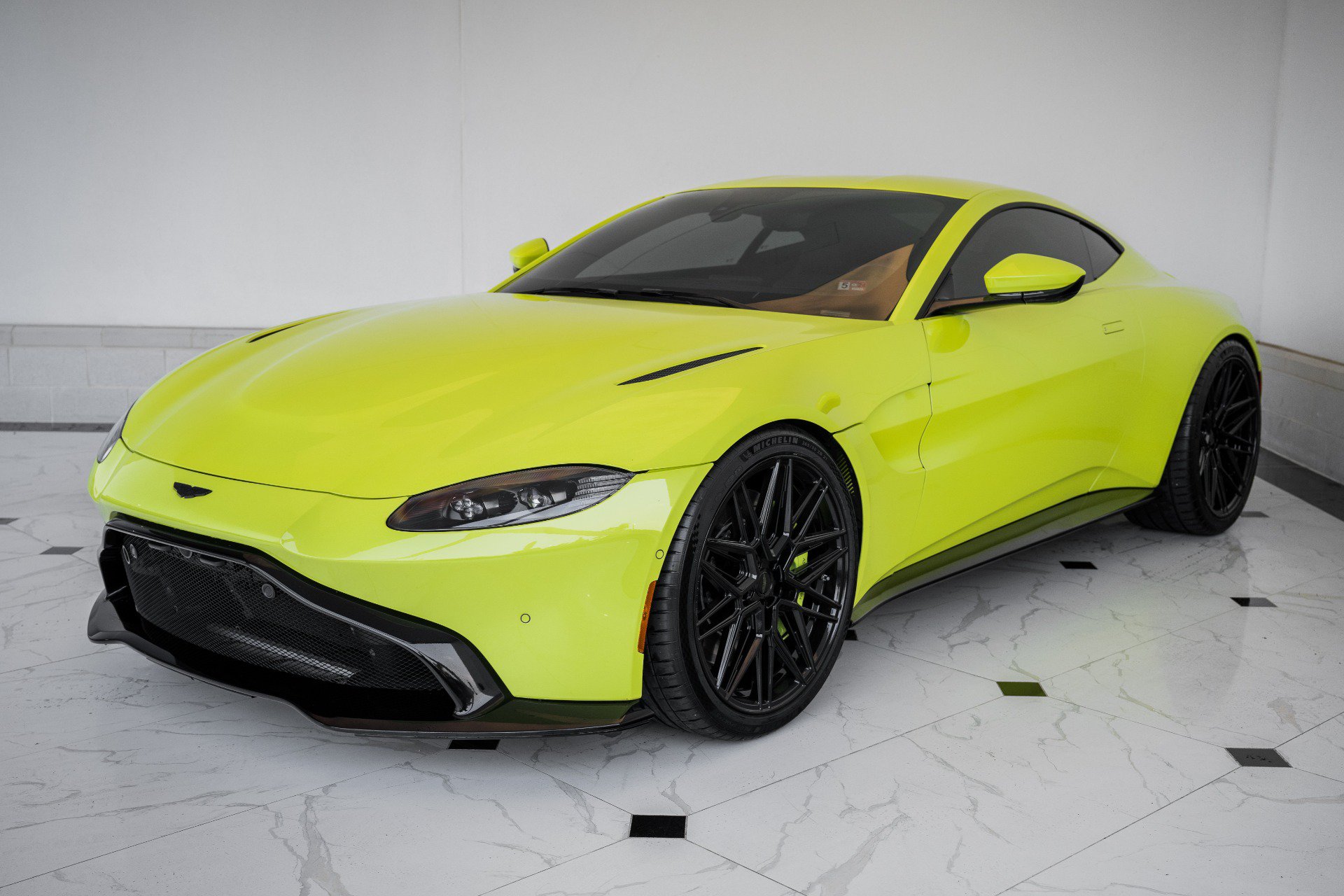 Used 2020 Aston Martin V8 Vantage Coupe RWD image 29