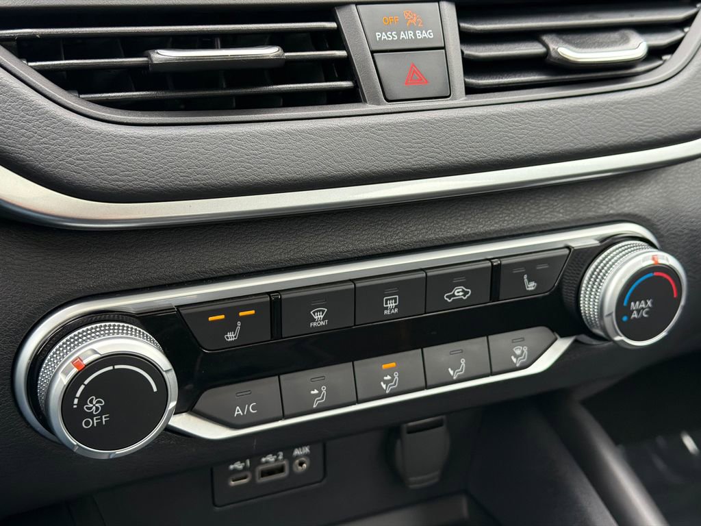 Used 2021 Nissan Altima 2.5 SR w/ SR Premium Package image 26