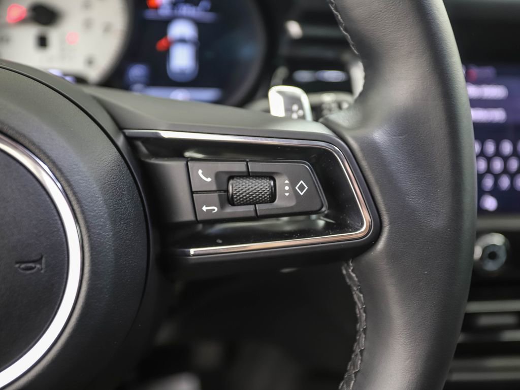 Used 2023 Porsche Macan image 13