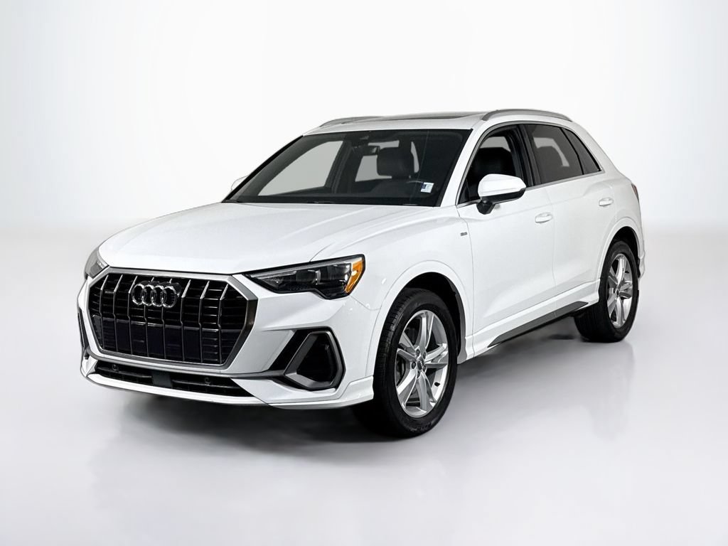 Used 2020 Audi Q3 2.0T Premium w/ Convenience Package AWD/4WD image 1
