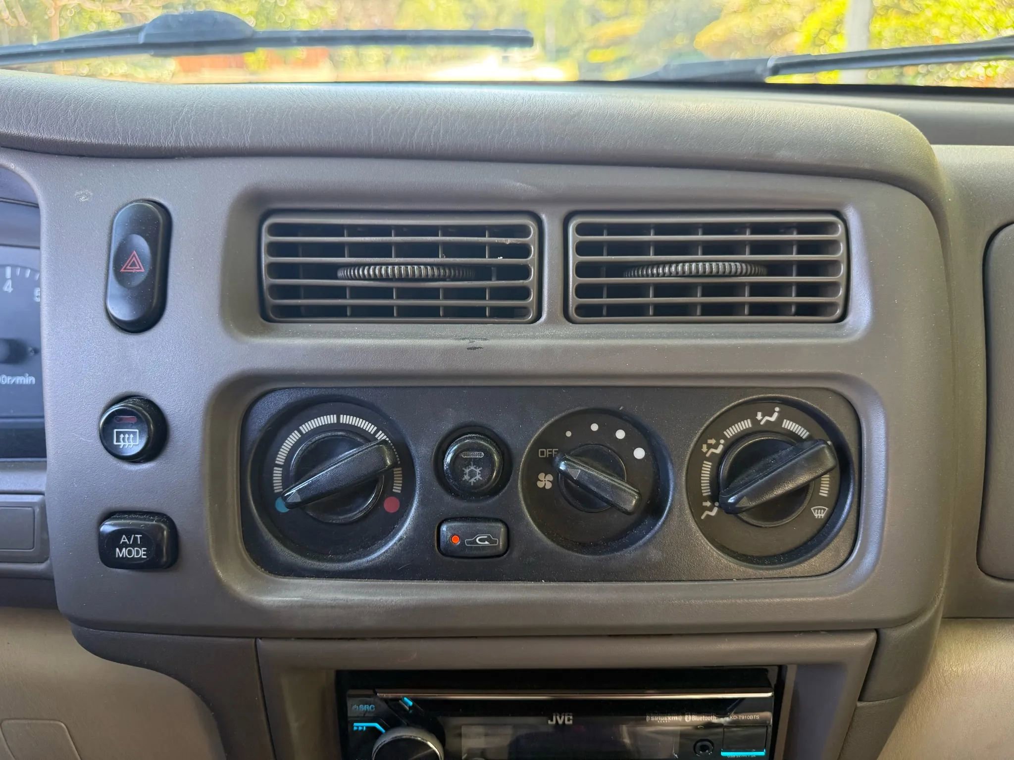 Used 2000 Mitsubishi Montero Sport XLS AWD/4WD image 15