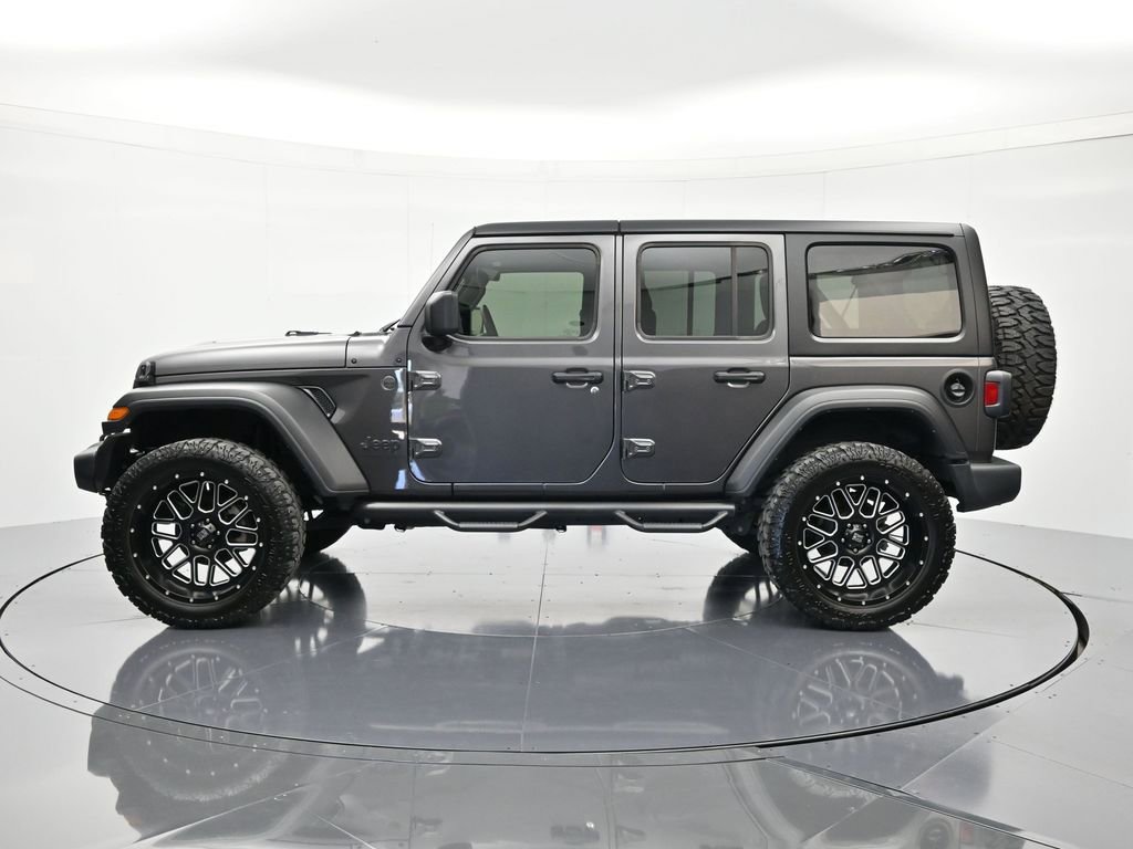 Used 2022 Jeep Wrangler Unlimited Sport image 9