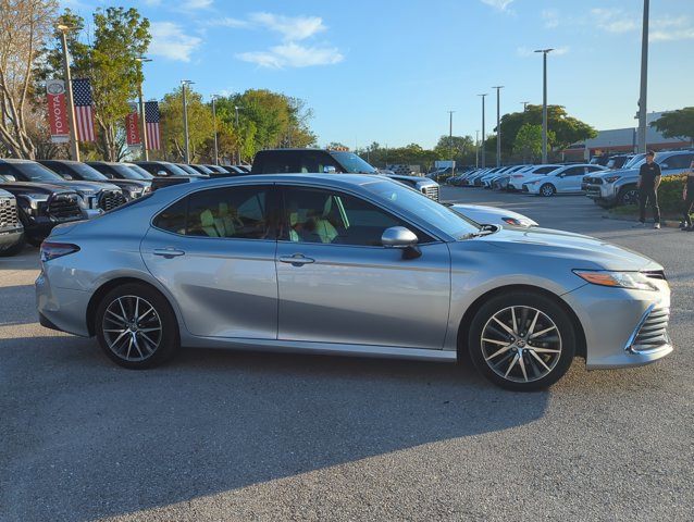 Certified 2022 Toyota Camry XLE FWD image 4