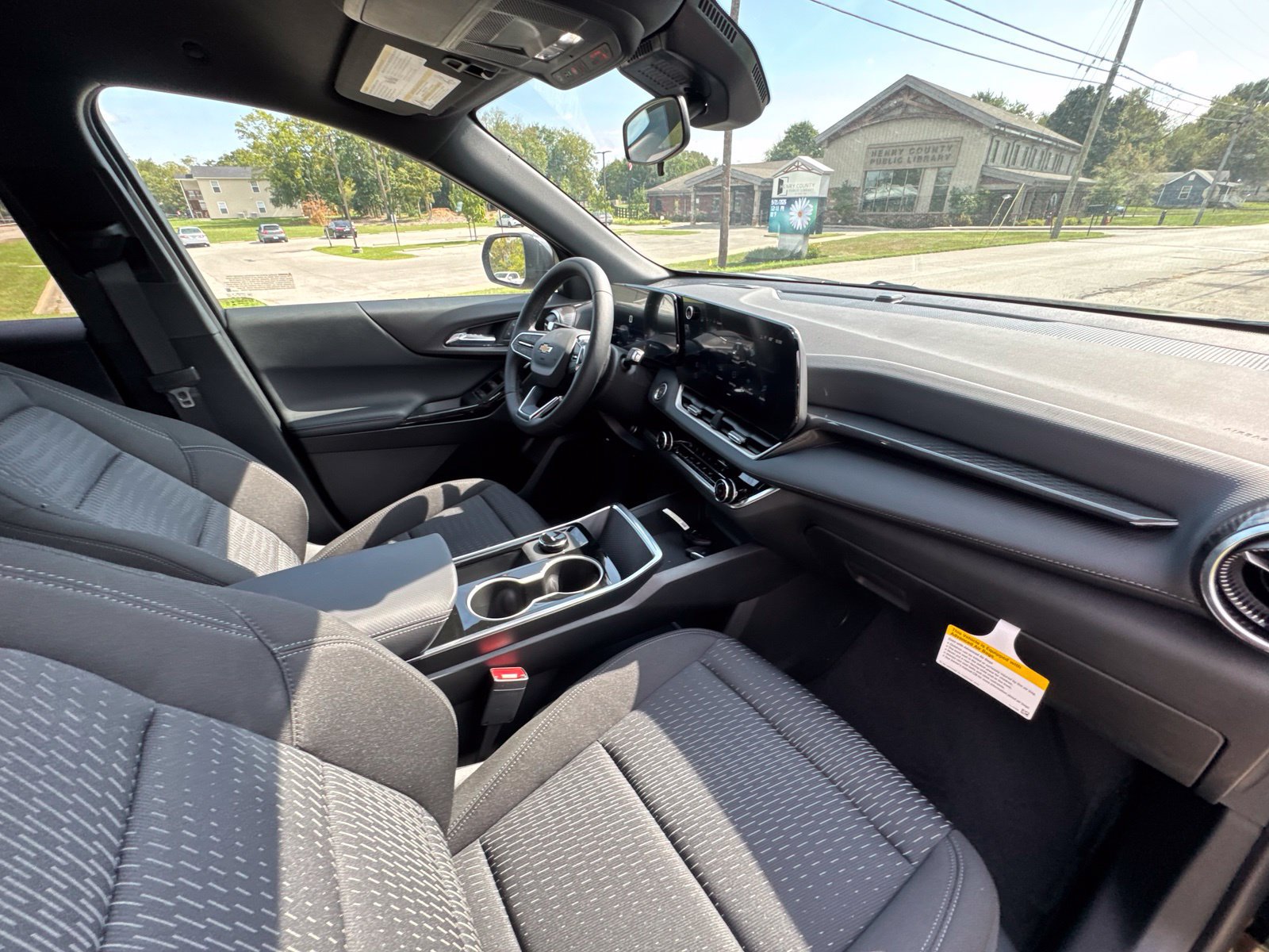 New 2027 Chevrolet Equinox LT AWD/4WD image 34