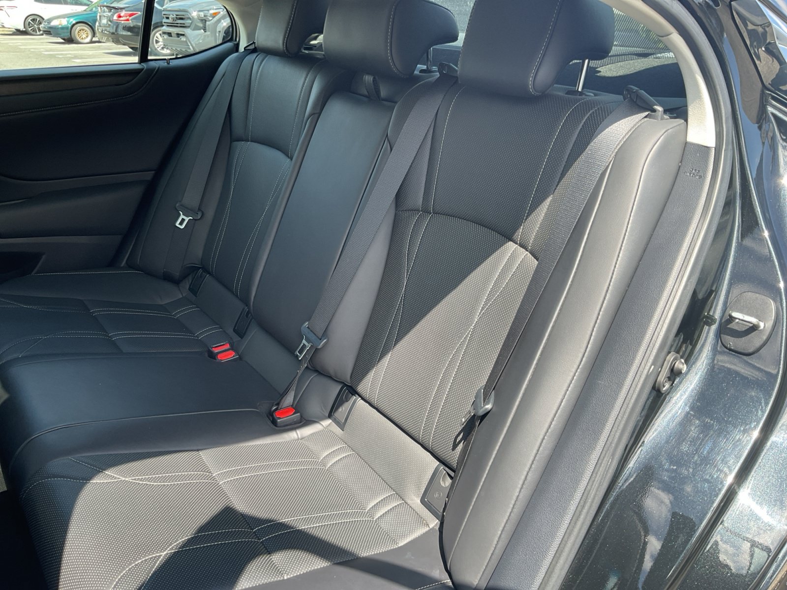 Used 2024 Lexus ES 300h w/ Accessory Package (Z2) FWD image 20