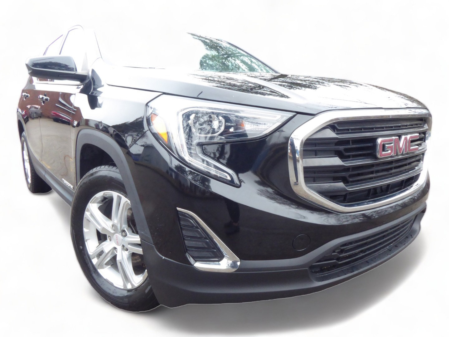 Used 2020 GMC Terrain SLE image 1