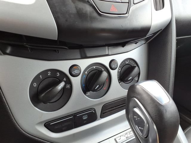 Used 2014 Ford Focus SE w/ Equipment Group 201A FWD image 21