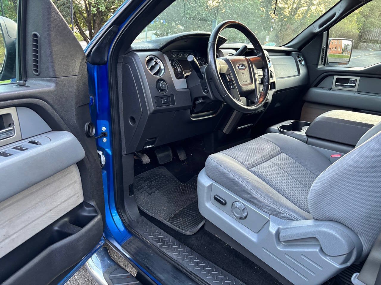 Used 2011 Ford F150 XLT w/ XLT Chrome Pkg RWD image 14