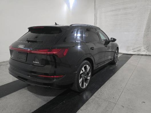 Used 2022 Audi e-tron Premium w/ Convenience Plus Package image 4