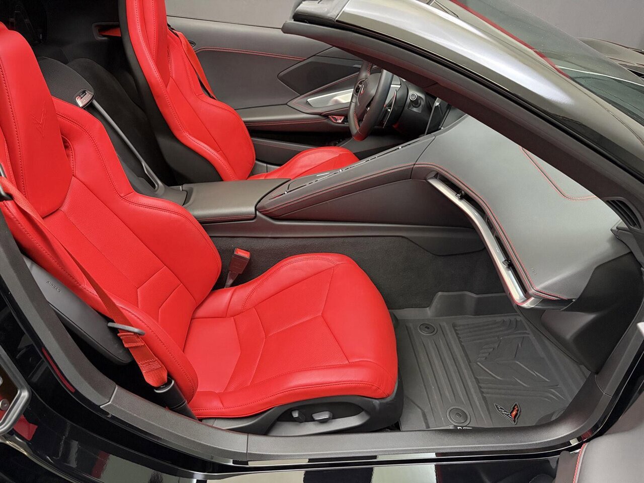 Used 2021 Chevrolet Corvette w/ Z51 Performance Package w/ Z51 Performance Package image 26