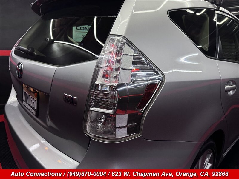 Used 2014 Toyota Prius V Five FWD image 29