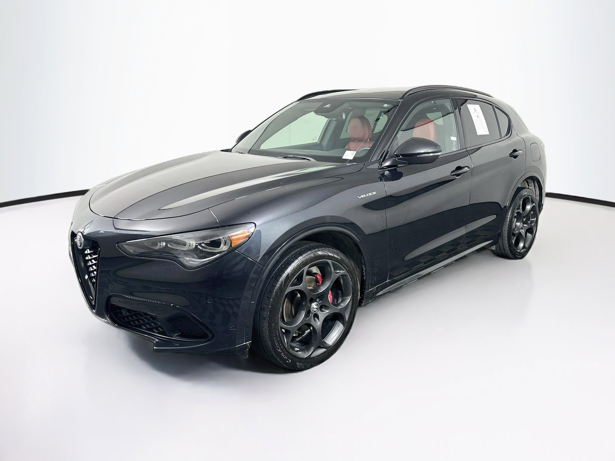 Used 2024 Alfa Romeo Stelvio Veloce AWD/4WD image 3