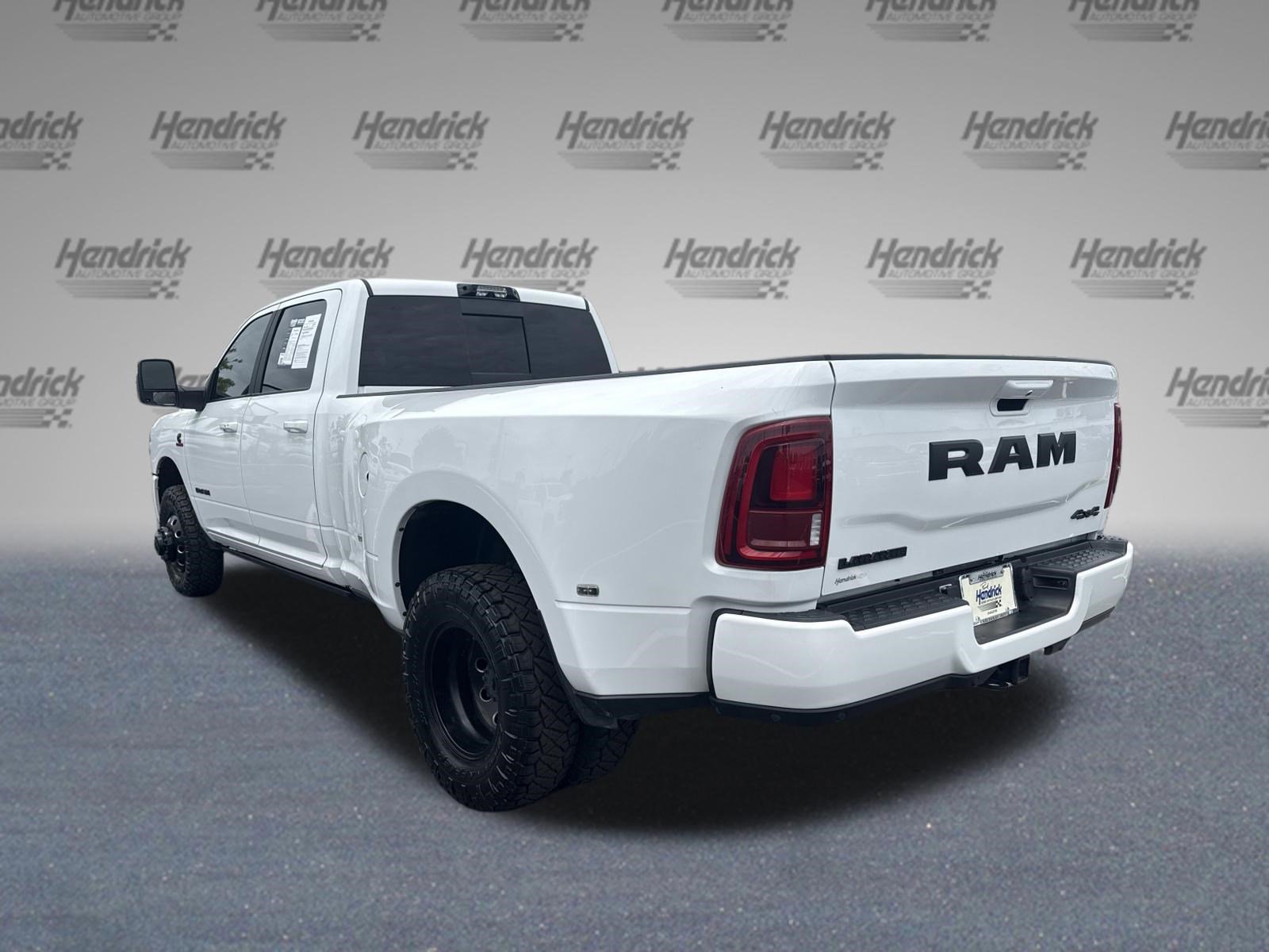 Used 2025 RAM 3500 Laramie AWD/4WD image 8