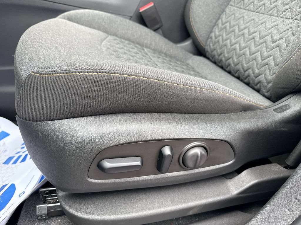 Used 2024 Chevrolet Equinox LT w/ LPO, Floor Liner Package FWD image 12