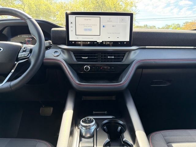 Used 2025 Ford Explorer ST-Line image 19