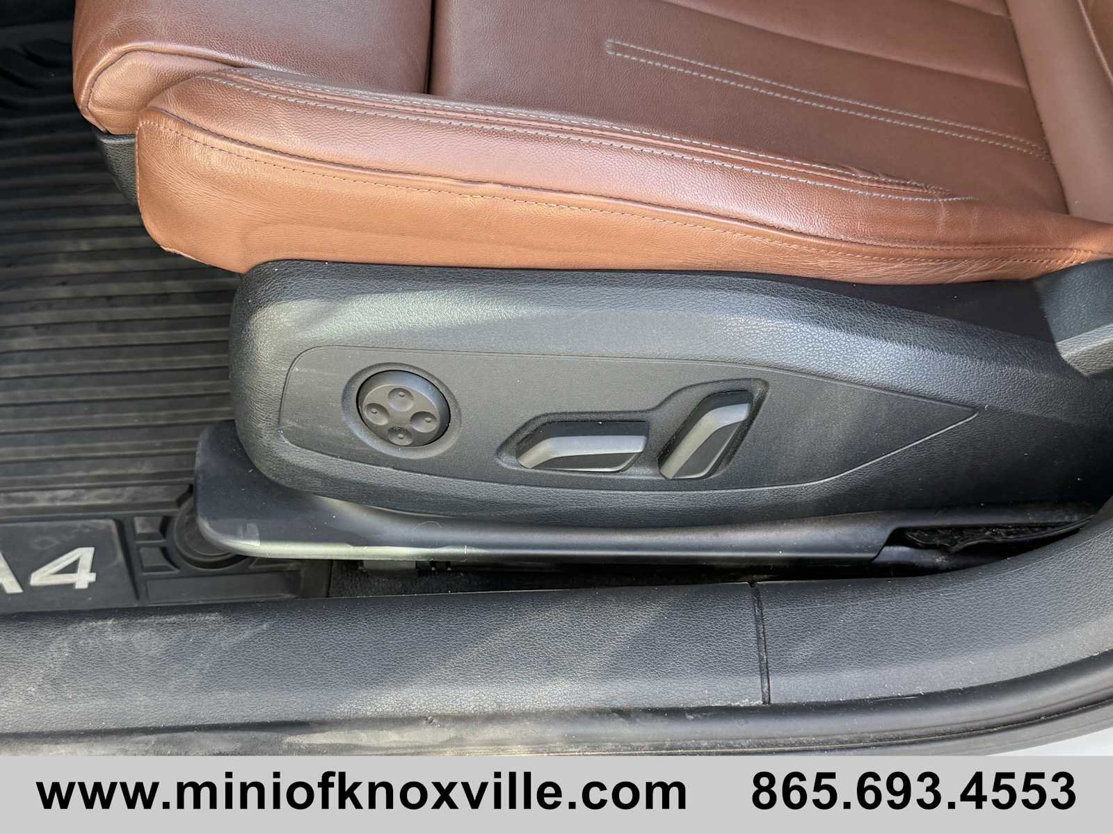 Used 2023 Audi A4 2.0T Premium w/ Convenience Package image 11