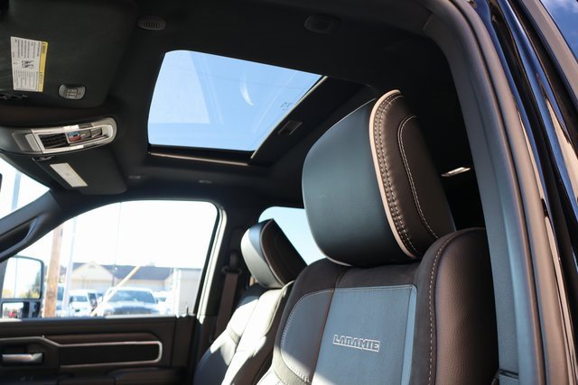 Used 2025 RAM 3500 Laramie image 33