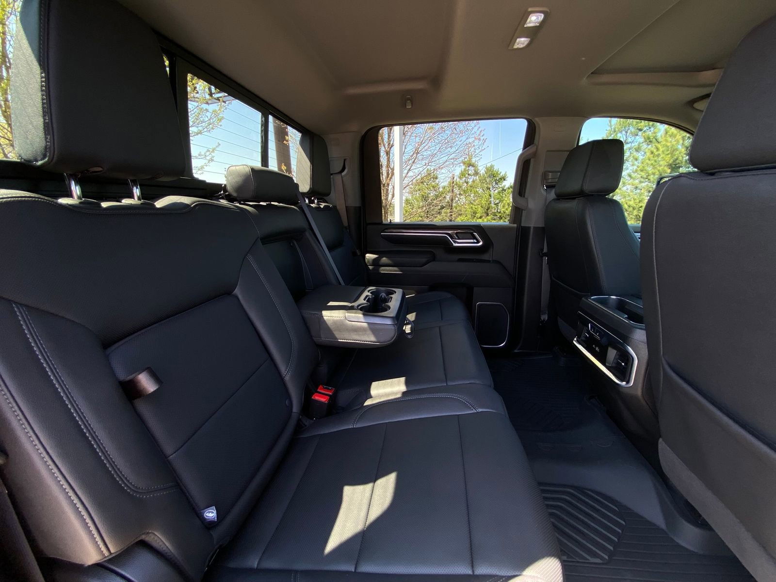 Used 2025 Chevrolet Silverado 2500 LTZ w/ LTZ Plus Package image 33