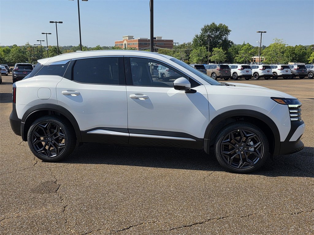 New 2025 Nissan Kicks SR w/ SR Premium Package image 2