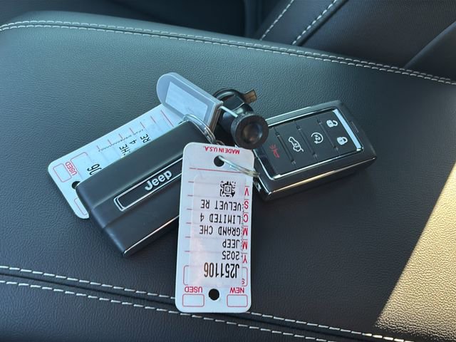 New 2025 Jeep Grand Cherokee L Limited w/ Luxury Tech Group II image 44