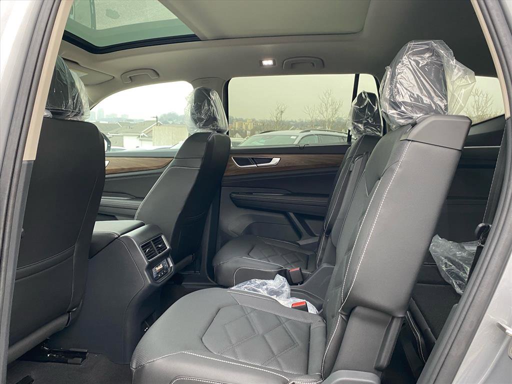 New 2026 Volkswagen Atlas SE image 11