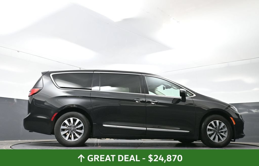 Used 2023 Chrysler Pacifica Limited FWD image 53