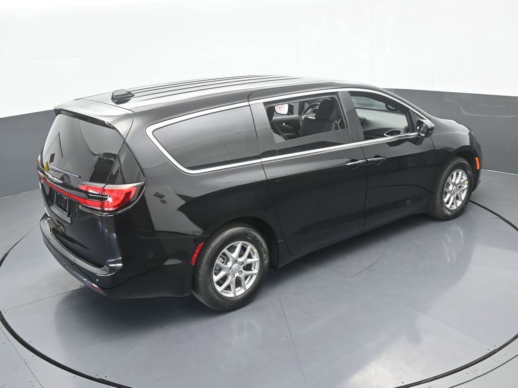 New 2026 Chrysler Pacifica Select image 52
