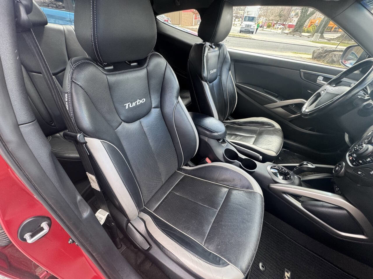 Used 2013 Hyundai Veloster Turbo FWD image 25
