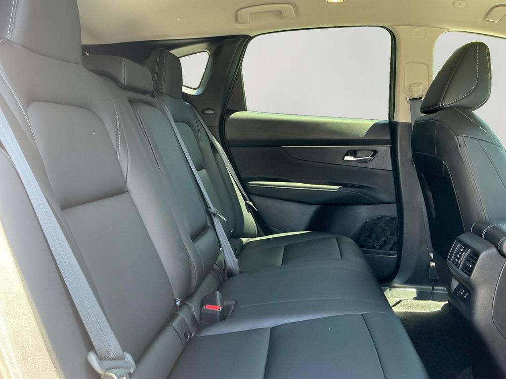 Used 2025 Nissan Murano SV AWD/4WD image 13