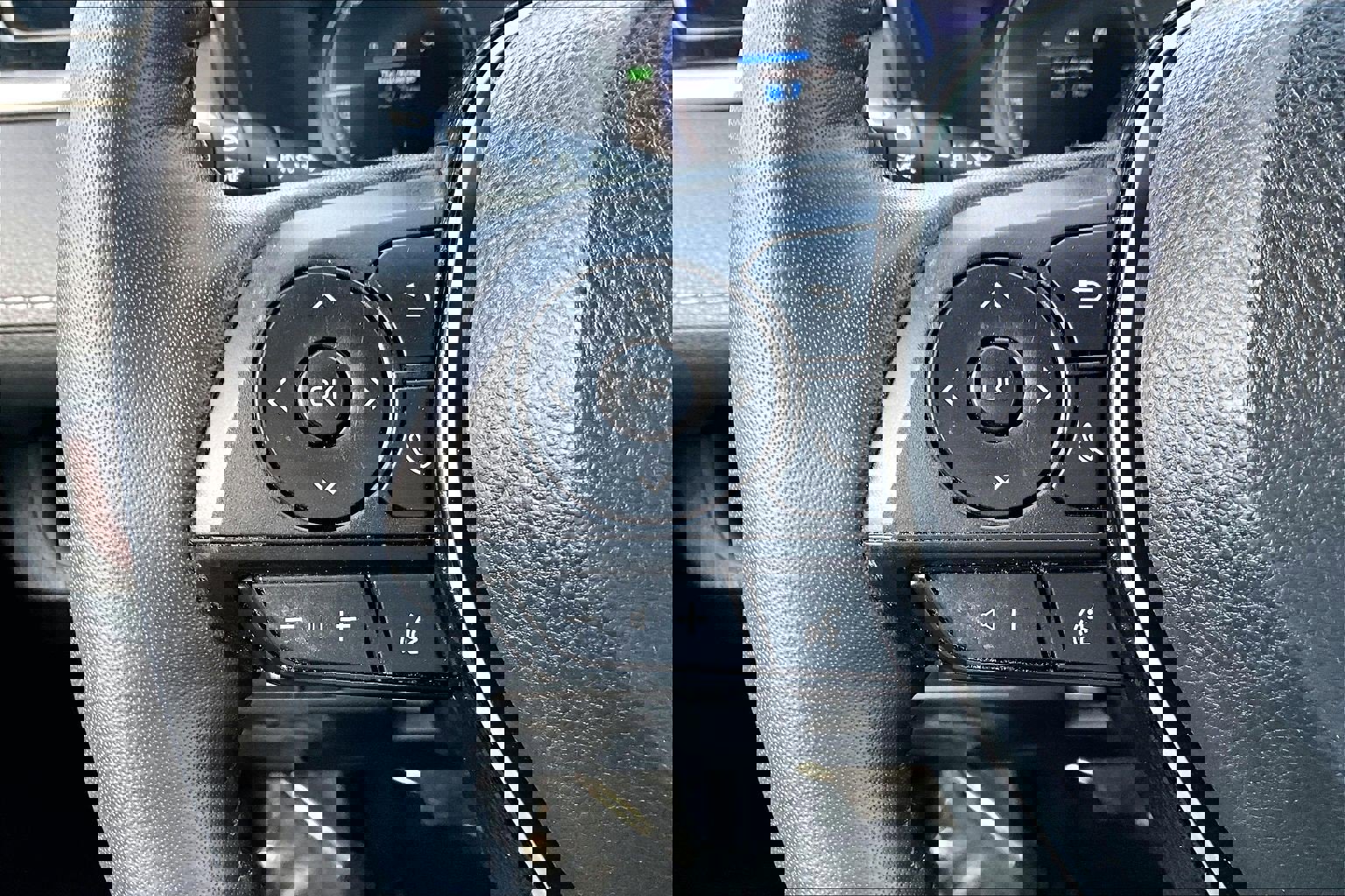 Used 2025 Toyota RAV4 Limited image 17