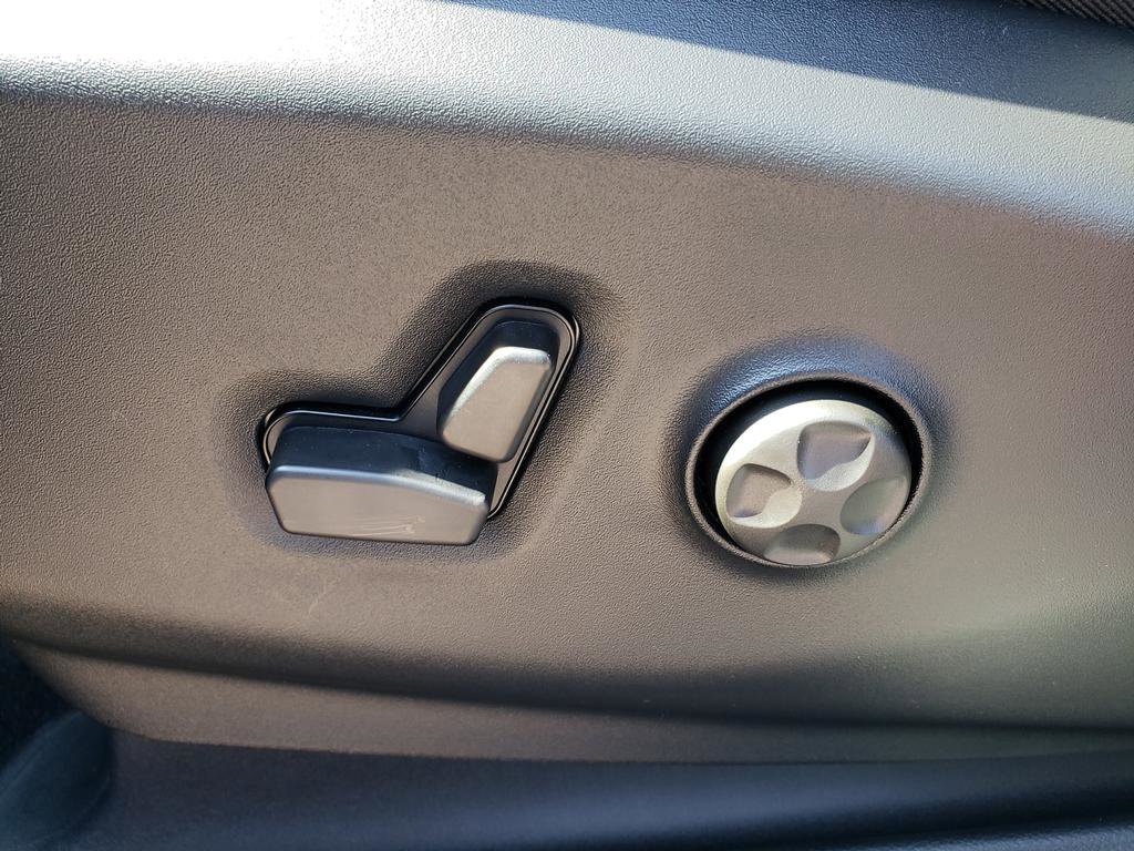 New 2026 Chrysler Voyager LX image 18