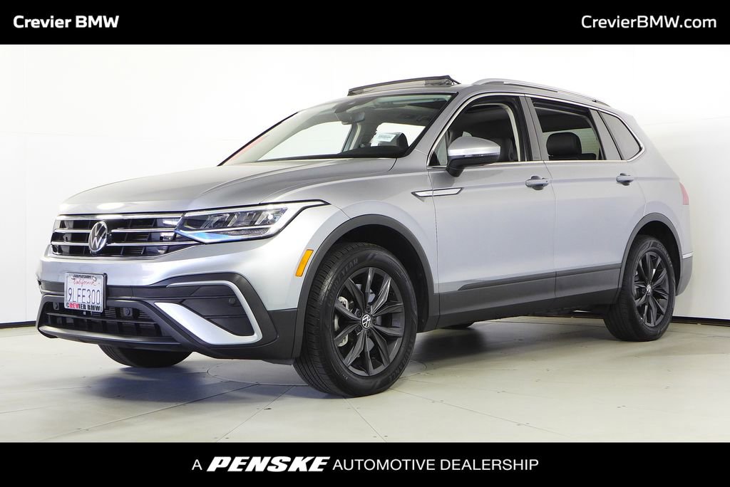 Used 2024 Volkswagen Tiguan SE w/ Panoramic Sunroof Package image 1
