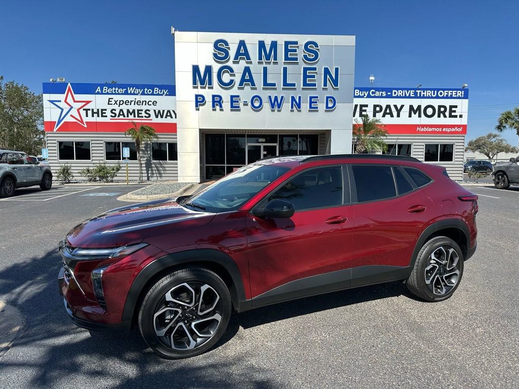 Used 2025 Chevrolet Trax RS w/ Sunroof Package image 1