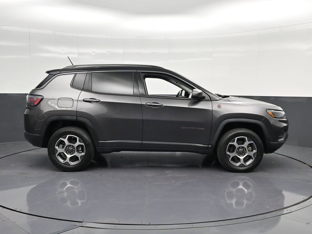 Used 2022 Jeep Compass Trailhawk w/ Trailhawk Elite Group image 4