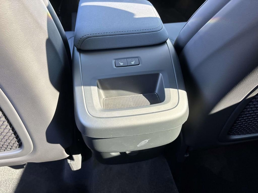 New 2026 Volvo XC60 B5 Plus w/ Protection Package Premier image 31