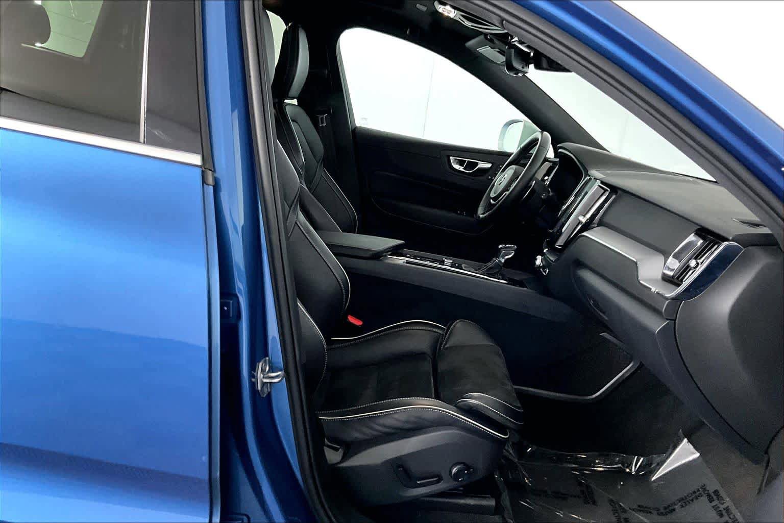 Used 2019 Volvo XC60 T6 R-Design AWD/4WD image 8