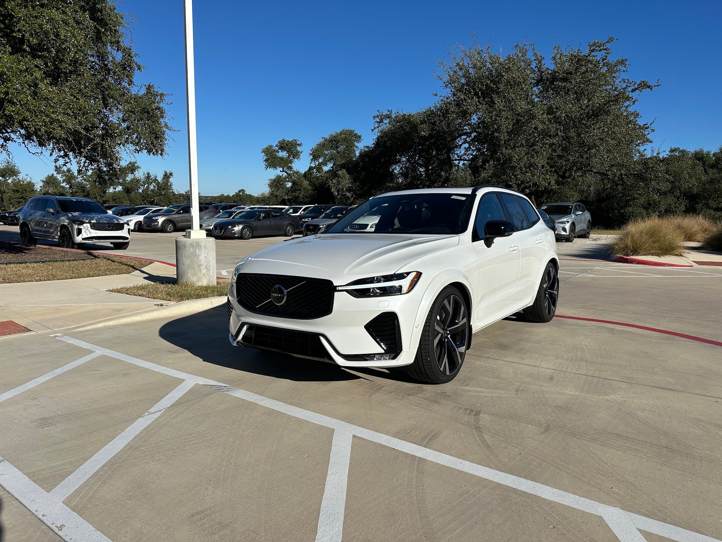 New 2026 Volvo XC60 B5 Ultra w/ Protection Package Premier AWD/4WD image 2