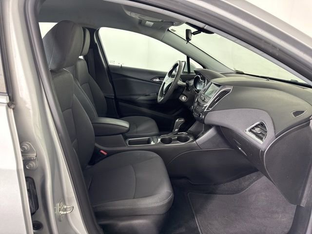 Used 2019 Chevrolet Cruze LT image 14