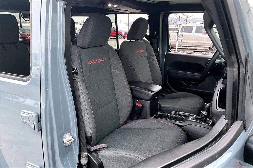 Used 2025 Jeep Wrangler Unlimited Rubicon AWD/4WD image 7