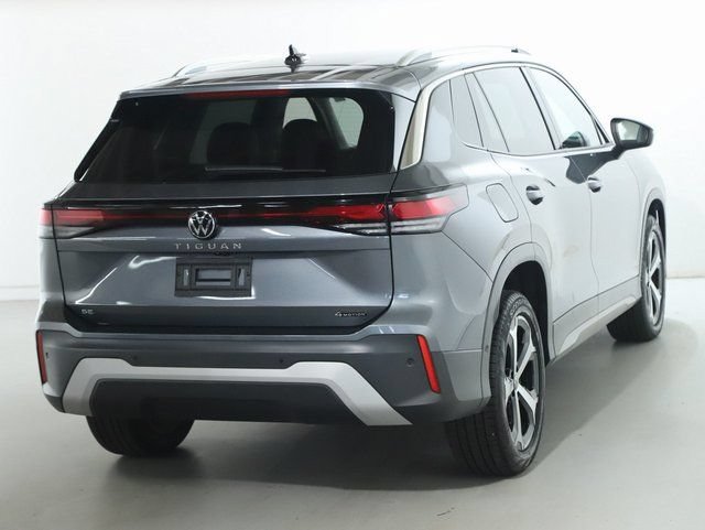 Certified 2025 Volkswagen Tiguan SE AWD/4WD image 45