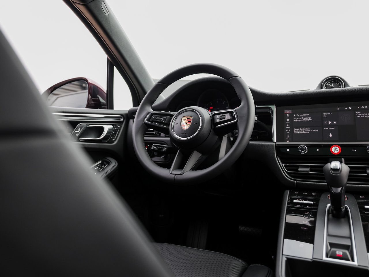 Certified 2026 Porsche Macan AWD/4WD image 26