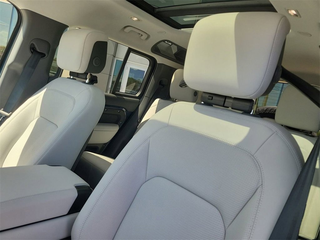New 2026 Land Rover Defender 110 S image 25